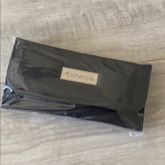 Make-up Brush Set NEW in packaging - Picture 2 of 4